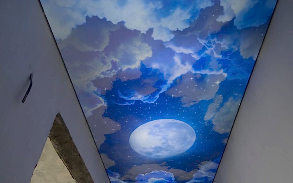 Натяжной потолок "Дабл вижн" в прихожей 3,1 м2