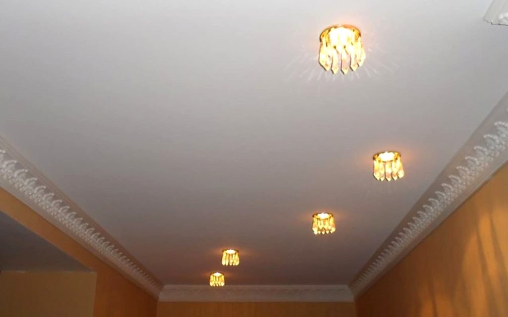 Натяжной потолок Cold Stretch в прихожей 3,7 м2