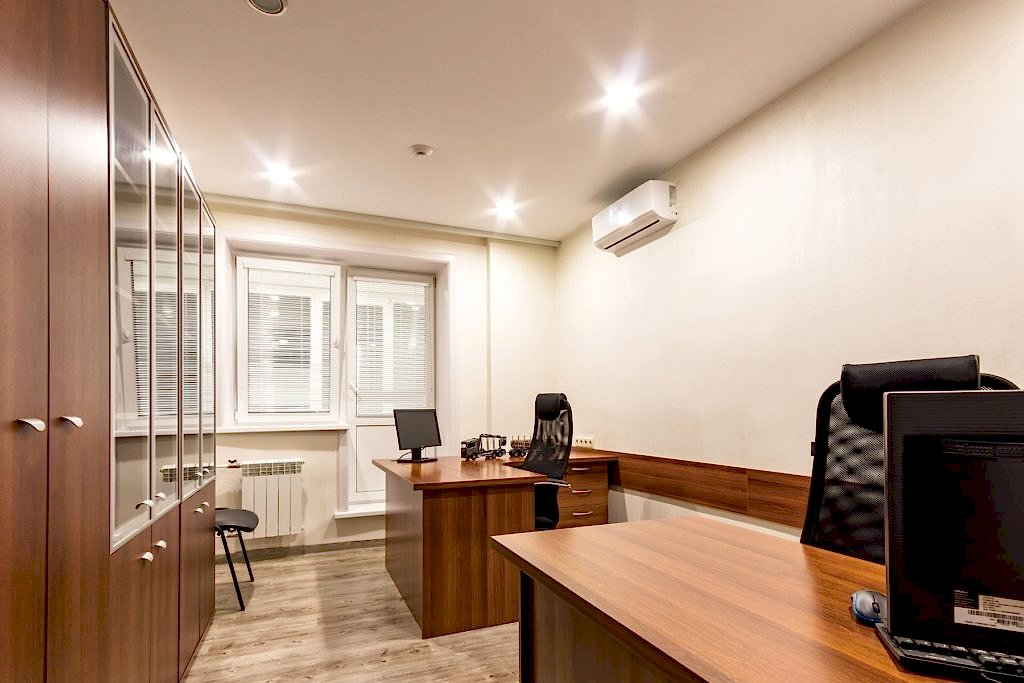 Натяжной потолок матовый в офисе 22,6 м2