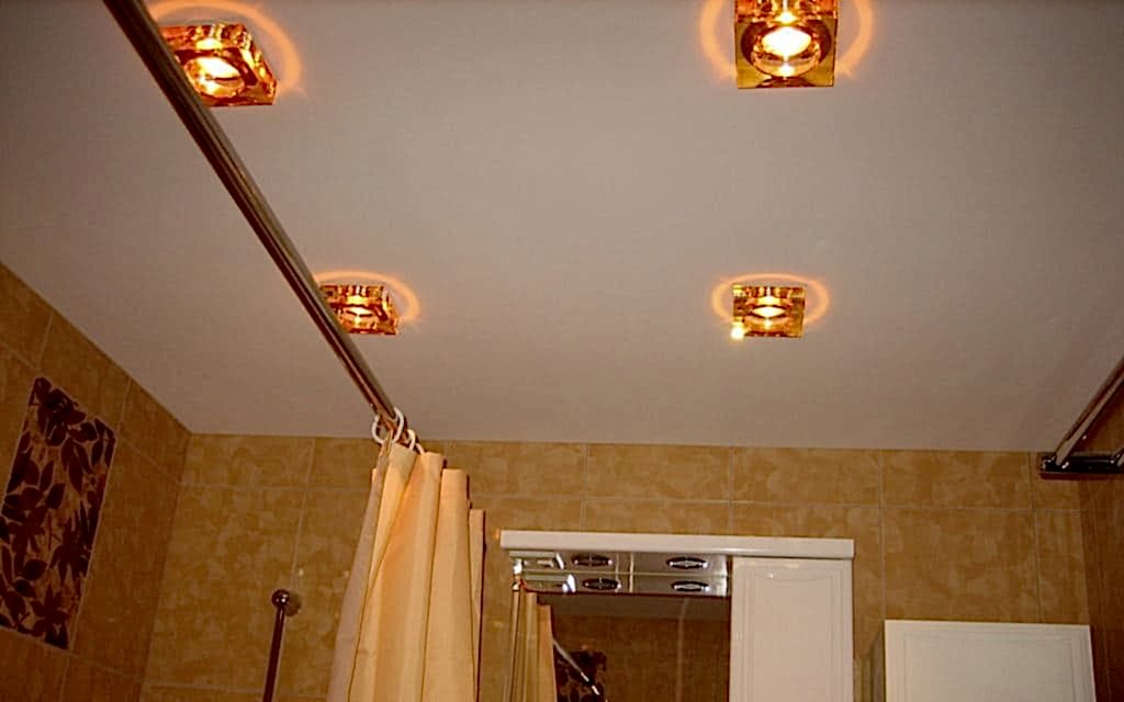 Натяжной потолок тканевый в ванной 2,9 м2