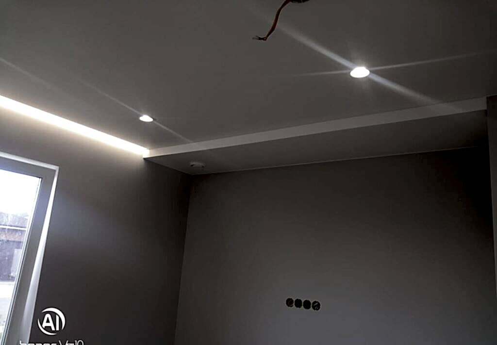 Обход балки натяжным потолком