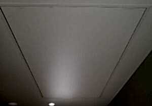 Обход люка натяжным потолком