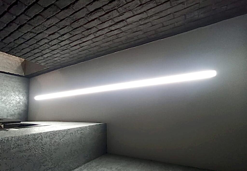 Коридор со световой линией